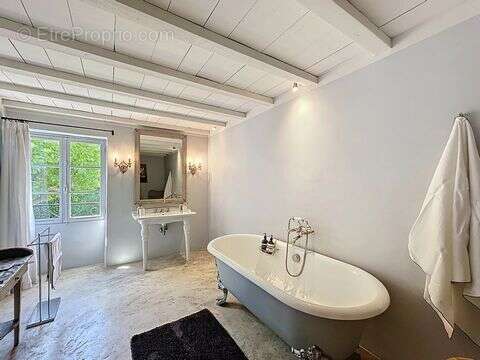 Maison 235 m² à Saint-Remy-De-Provence  - photo 2