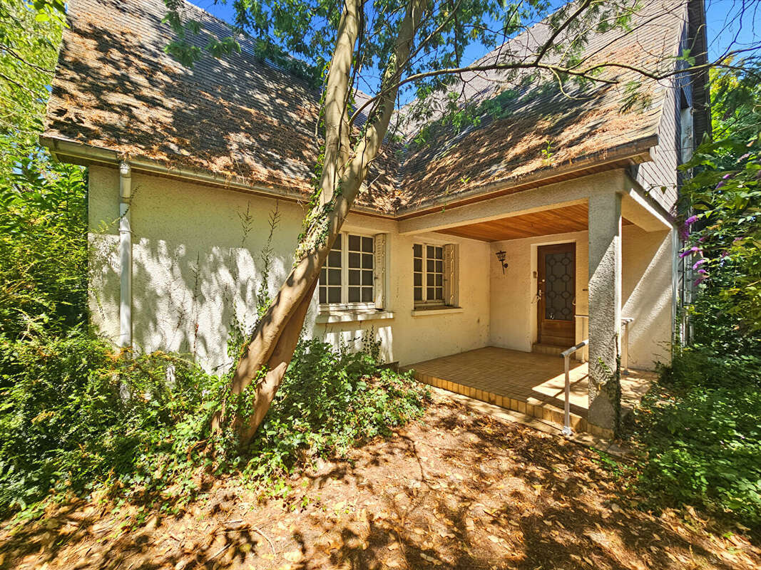 Maison à BAZOUGES-LA-PEROUSE