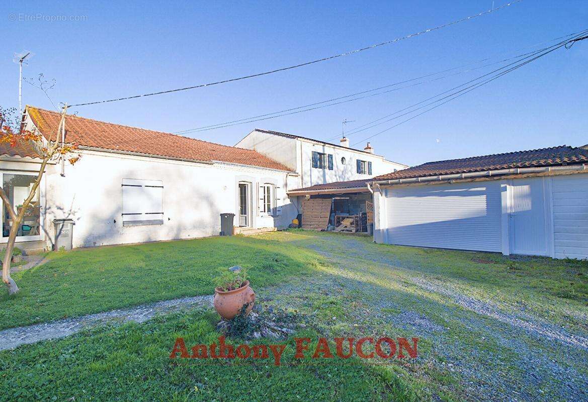 Maison à MAREUIL-SUR-LAY-DISSAIS