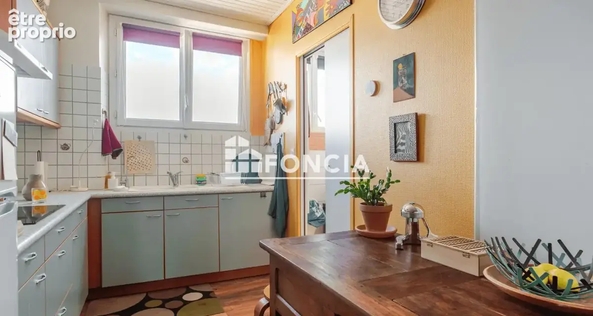Concarneau - Au Centre-Ville - A Vendre Appartement T3 traversant - Stationnement aisé - Cave - photo 8