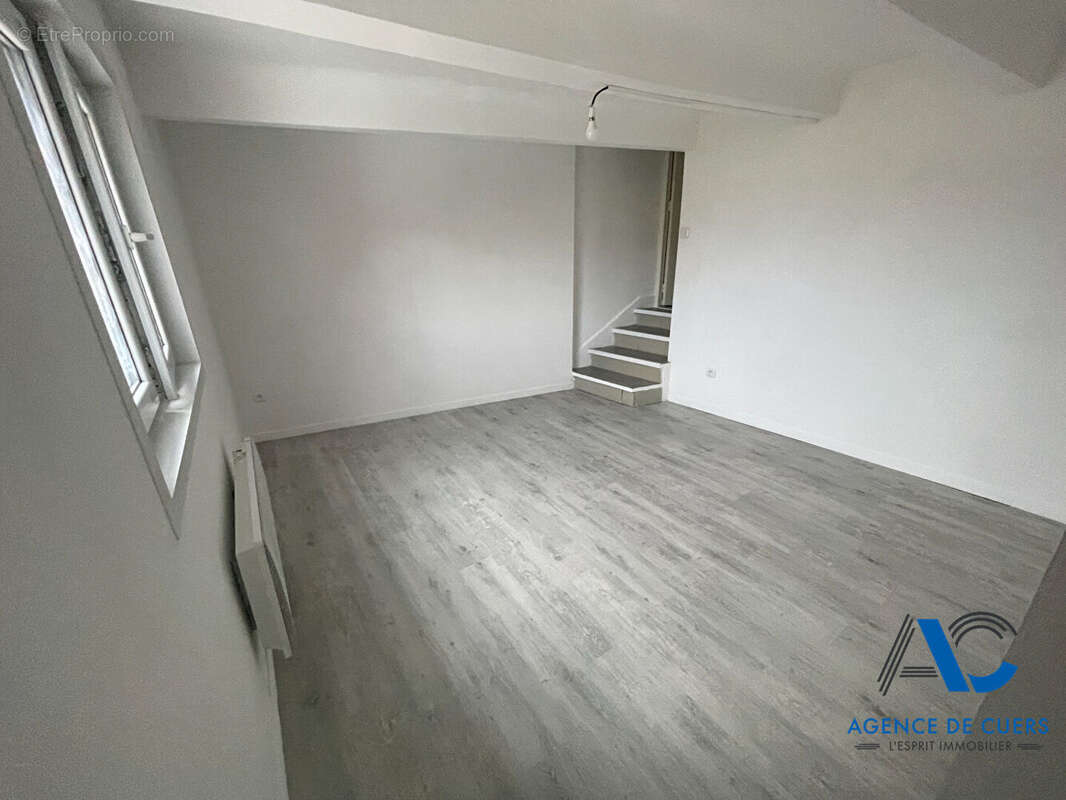 Appartement à CUERS