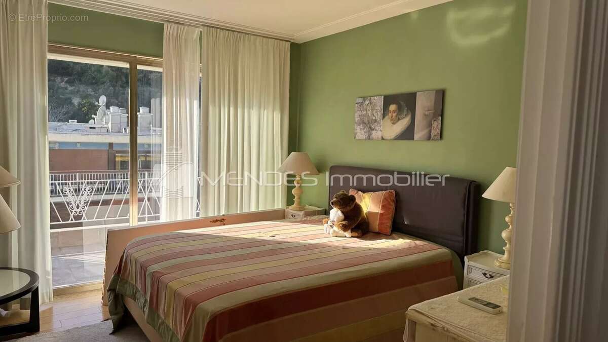 Appartement à ROQUEBRUNE-CAP-MARTIN