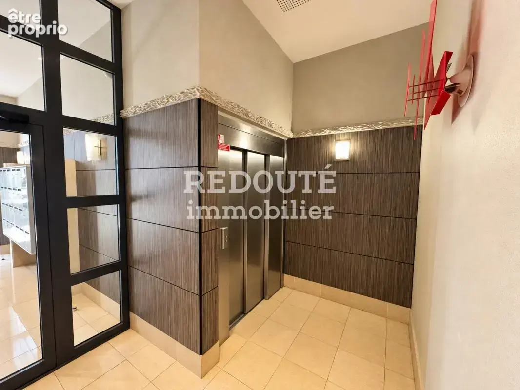 Reims – place du forum (proche boulingrin)  appartement t4 avec parking - photo 3