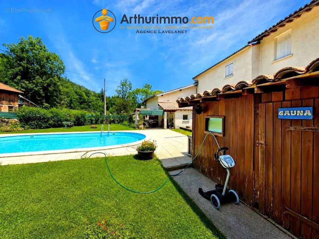 Maison de caractère avec dépendances, piscine et espaces extérieurs - photo 20