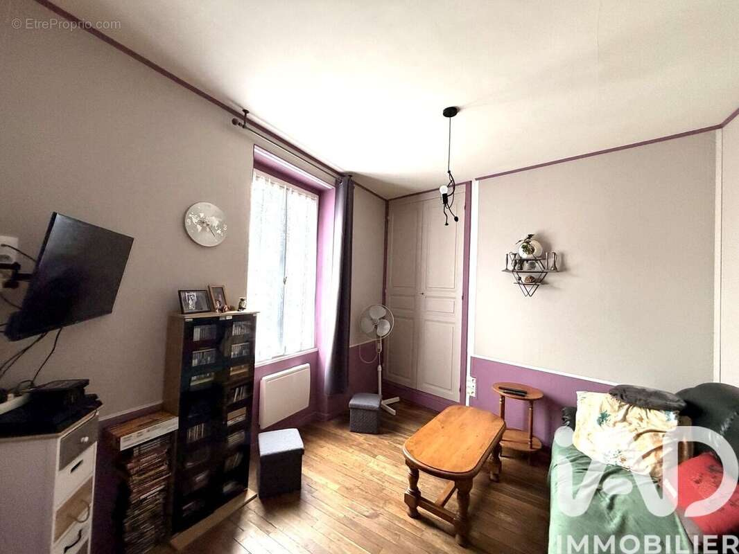 Appartement 186 m² à Neuvy-Sur-Barangeon  - photo 4