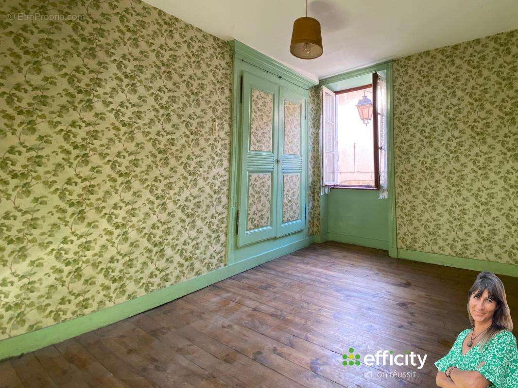 Maison à PANISSIERES