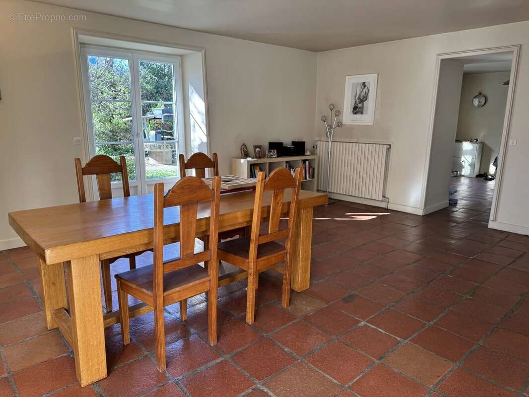 Maison à BRIVES-CHARENSAC