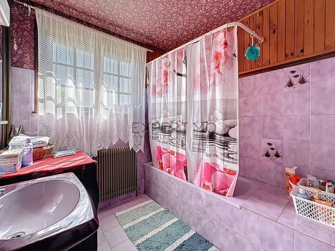 Local d'activité + maison d'habitation à Lalheue (71) - photo 35
