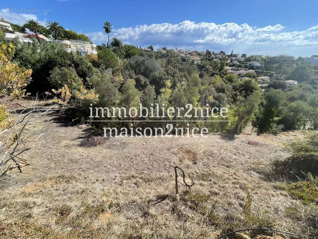 Terrain à CAGNES-SUR-MER