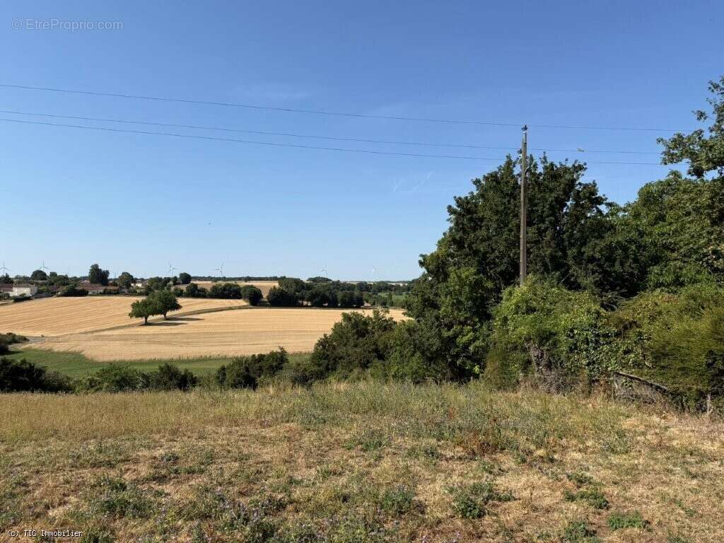 Maison de Campagne Proche Ruffec Avec Grange et Belles Vues - photo 18