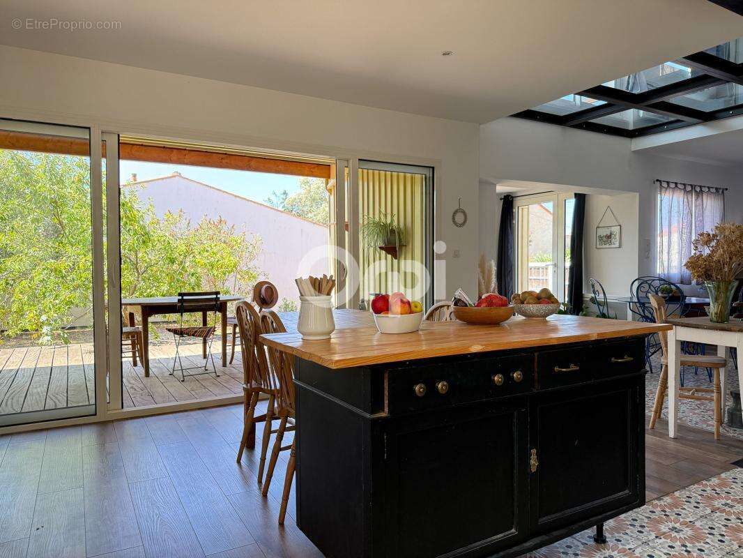 Superbe maison de caractère avec vue mer et potentiel locatif ! - photo 7