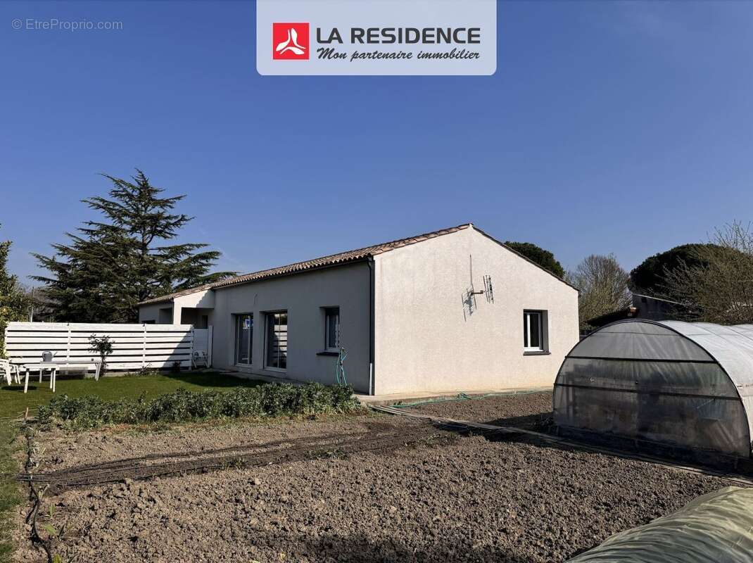 Maison 130 m² à Villeneuve-La-Comptal  - photo 2