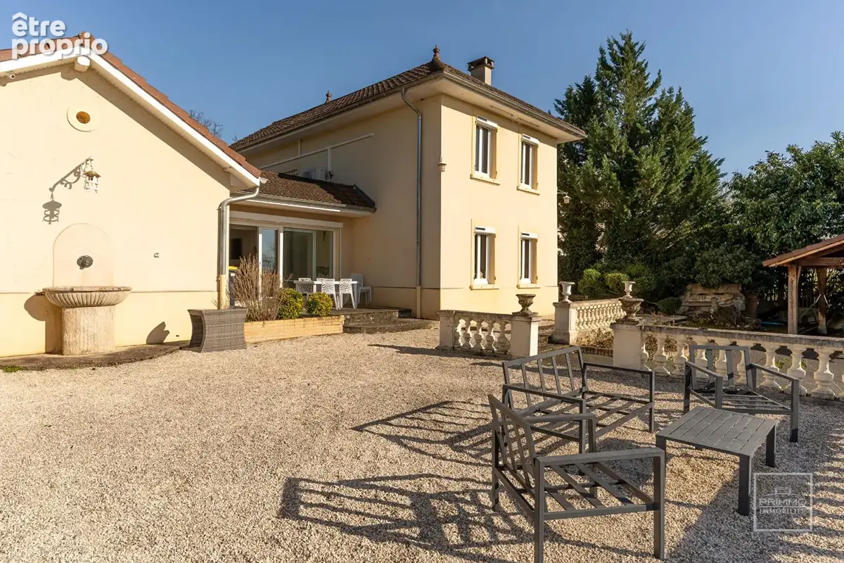 Reyrieux - maison bourgeoise, vue panoramique, 300m², jardin & piscine - photo 3