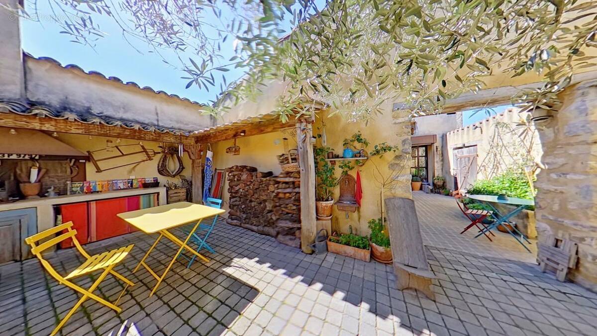 Maison à CUCUGNAN
