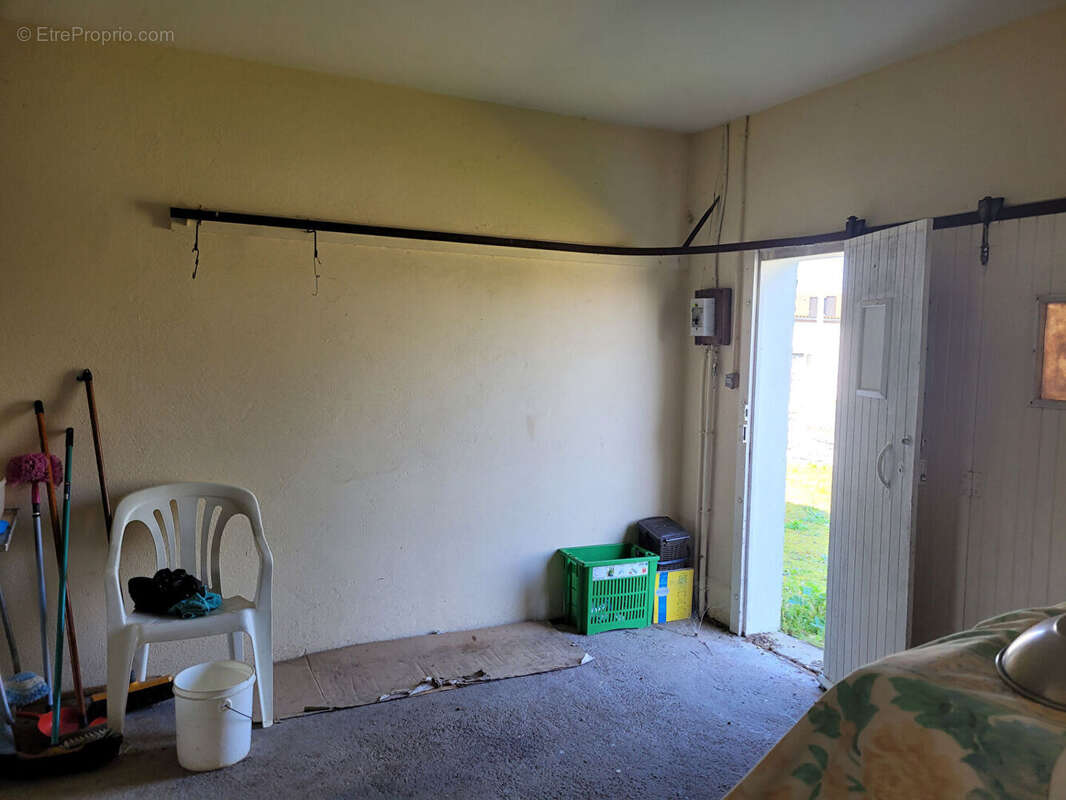 SOUS OFFRE - ECHILLAIS - Maison de plain-pied de  80 m² avec garage double et jardin clos - photo 13