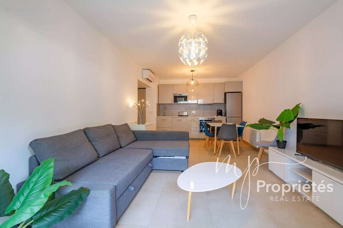 Appartement à BORMES-LES-MIMOSAS