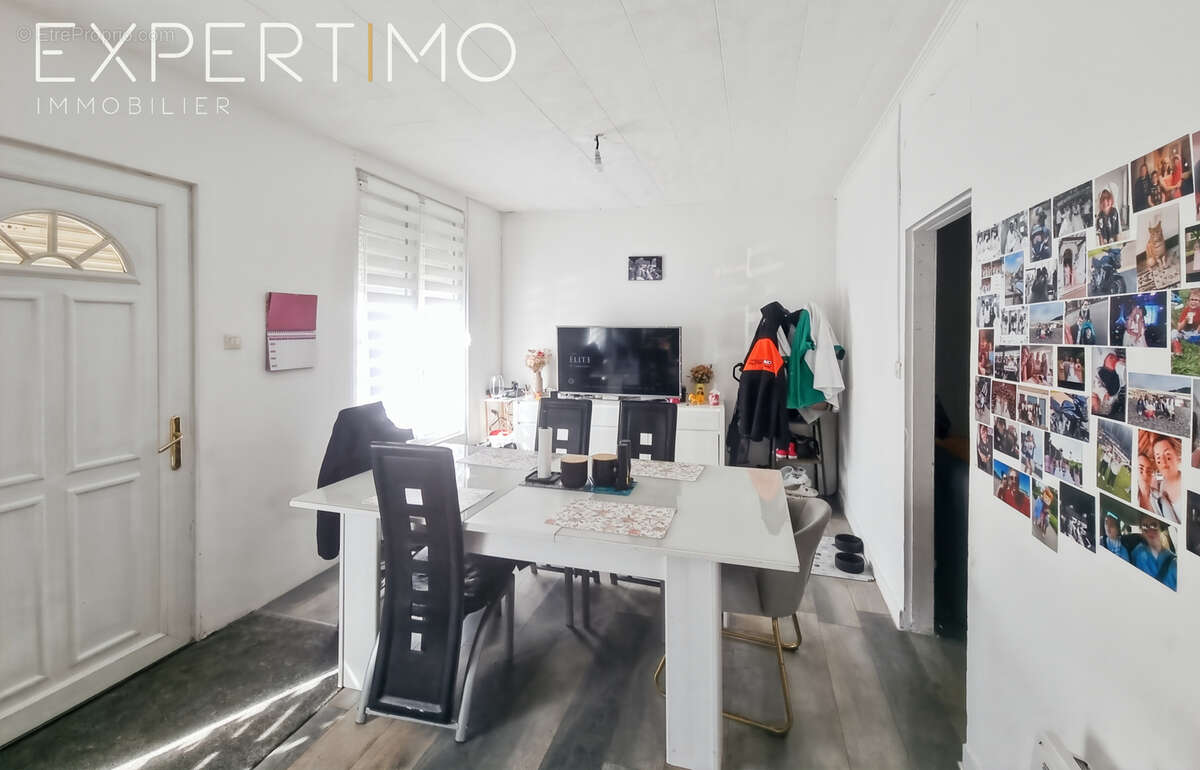 Maison à FEUQUIERES-EN-VIMEU