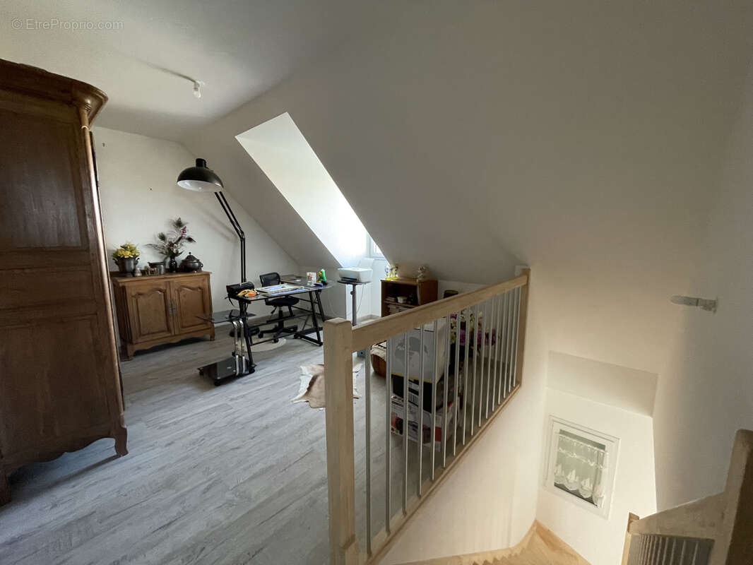Maison à CONLIE