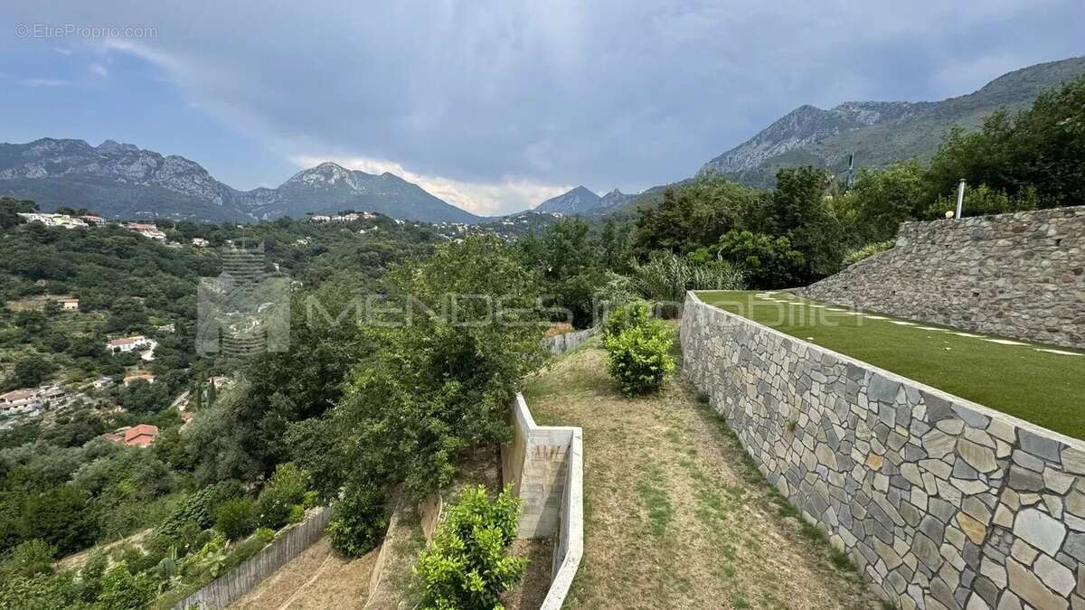 Vue spectaculaire villa avec piscine a menton - photo 16