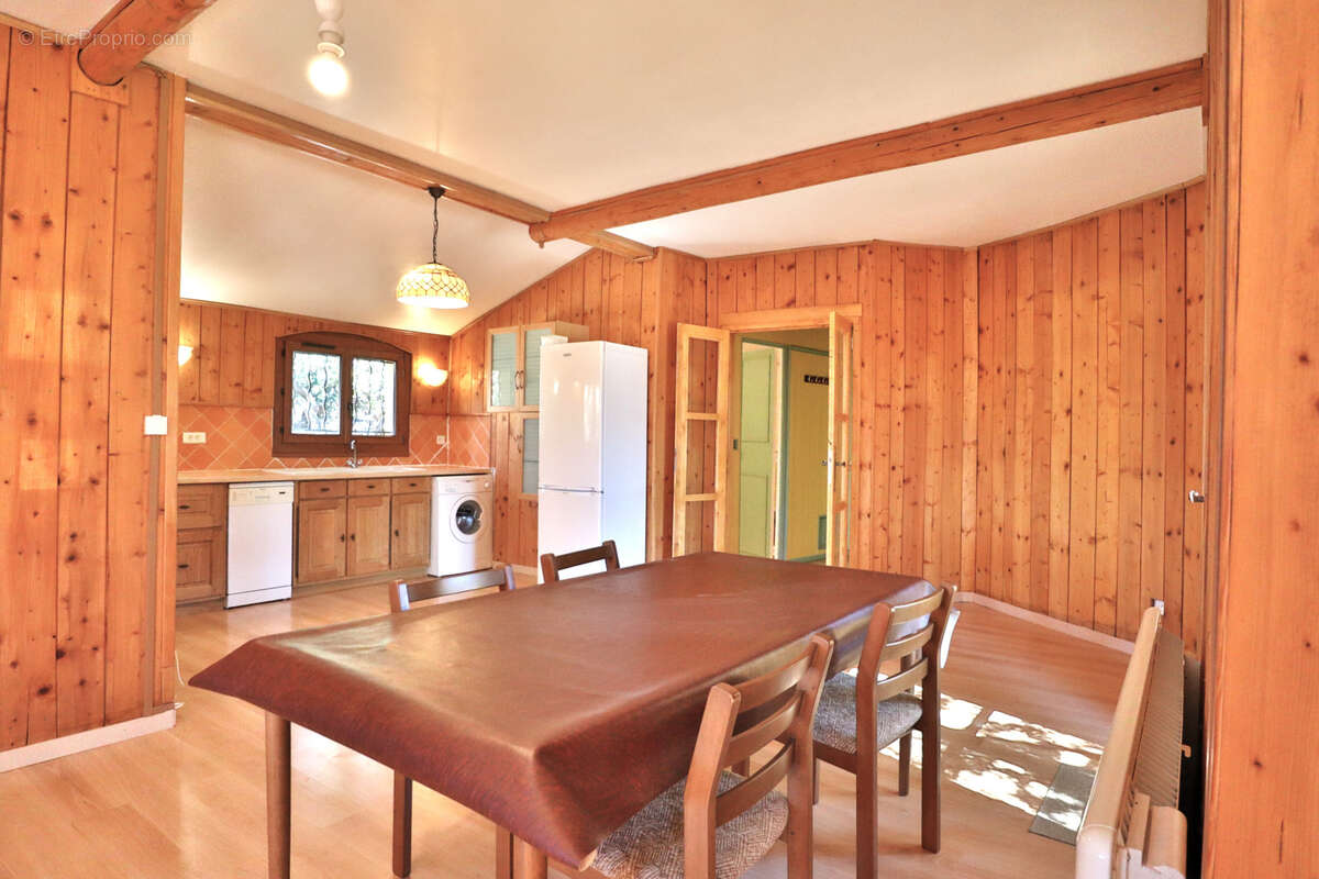 Maison à SAINT-SATURNIN-LES-APT