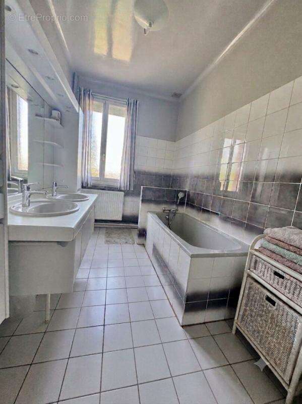 MAISON Style "ART DECO" Secteur  ST ANNE - HENRIVILLE 183m2, 4 chambres , garage  jardin - photo 11