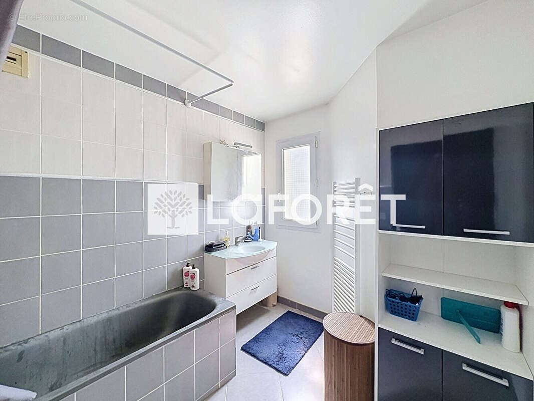 Appartement à MOISSY-CRAMAYEL