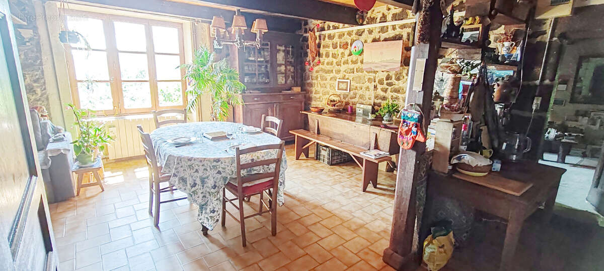 Maison à BOZAS