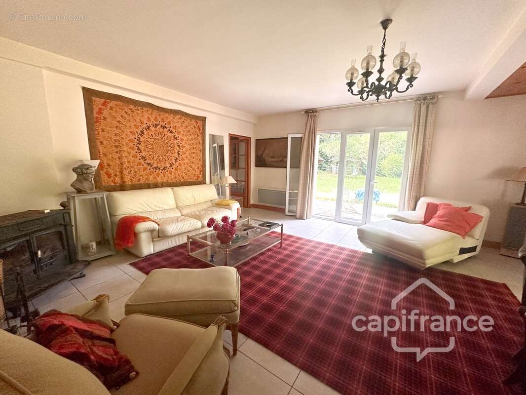 Maison familiale de 225 m² avec dépendance sur 3 022 m² - Domaine de Carheil à Plessé - photo 3