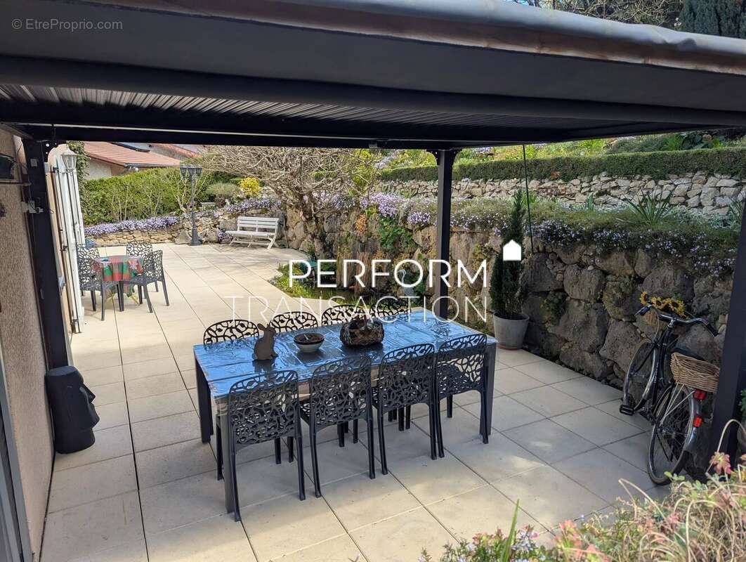 Maison à SAINT-QUENTIN-SUR-ISERE