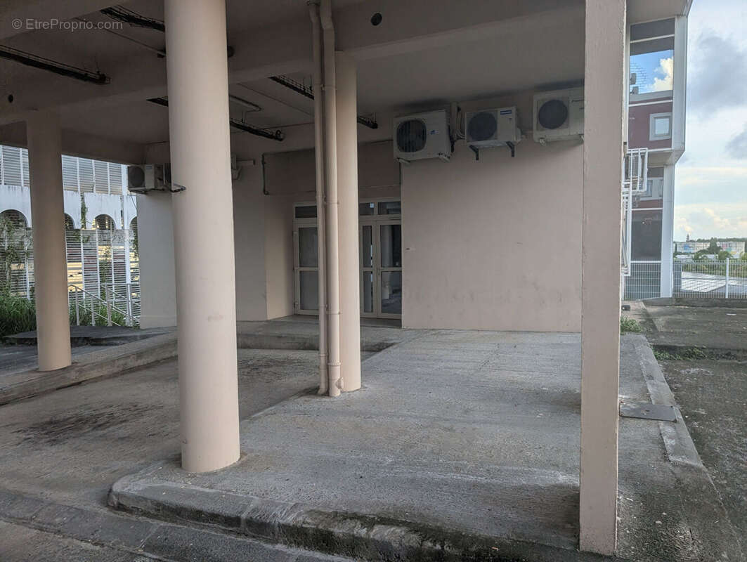 Commerce à FORT-DE-FRANCE