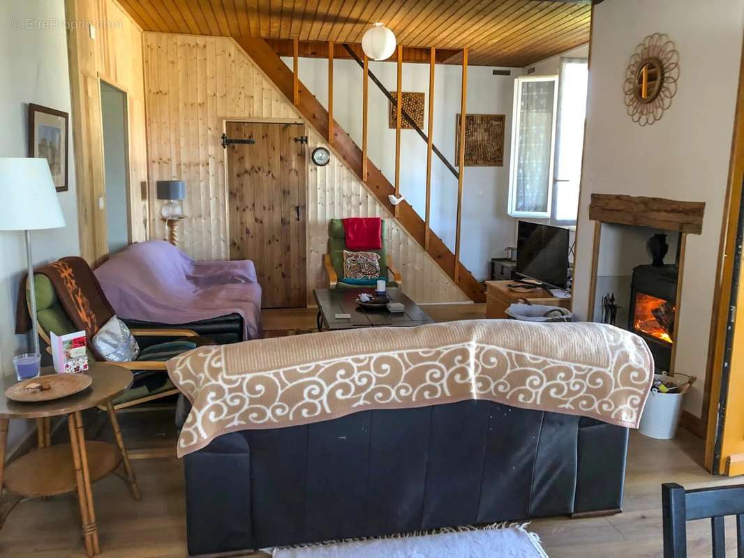 Maison à ABJAT-SUR-BANDIAT