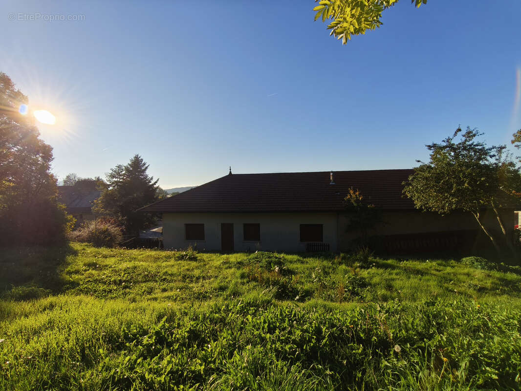 Maison à THEZILLIEU