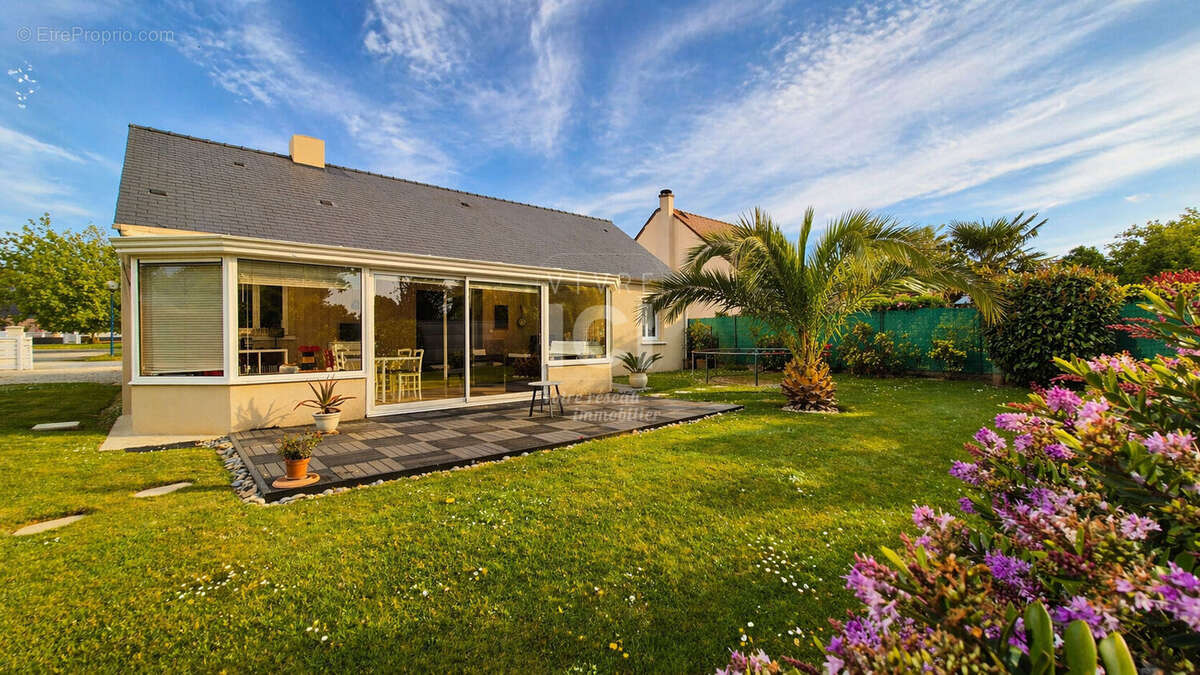 SOUS COMPROMIS DE VENTE - Maison de plain-pied lumineuse avec véranda et jardin sans vis-à-vis - photo 14