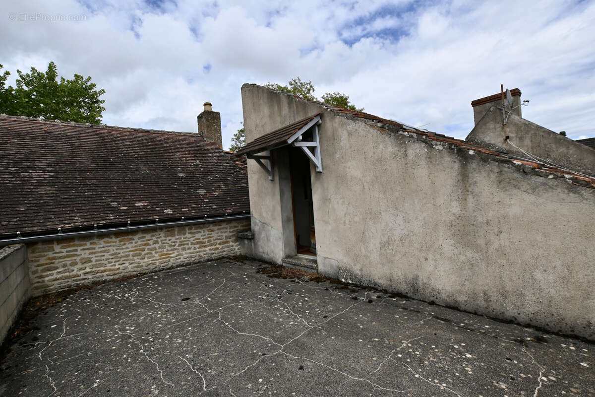 Maison à L'ISLE-SUR-SEREIN