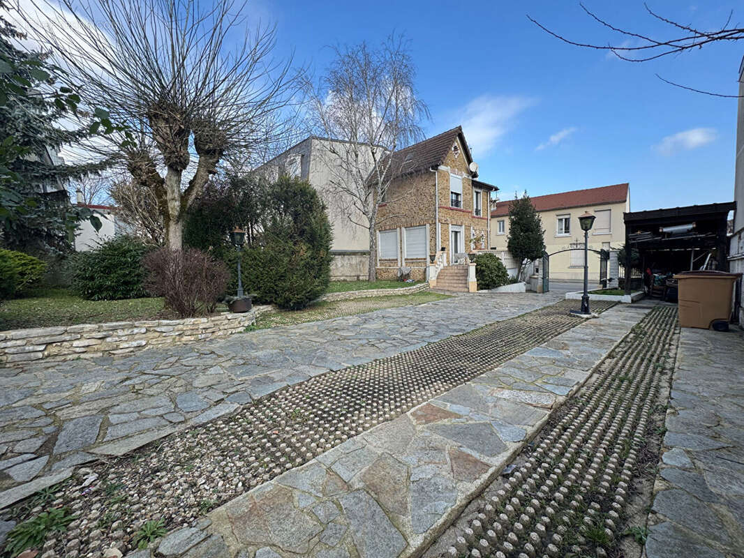 Maison à VILLEMOMBLE