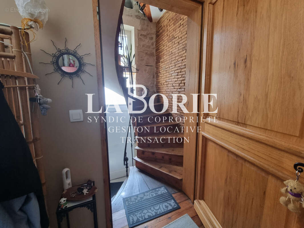 Appartement à BAGNOLS-SUR-CEZE