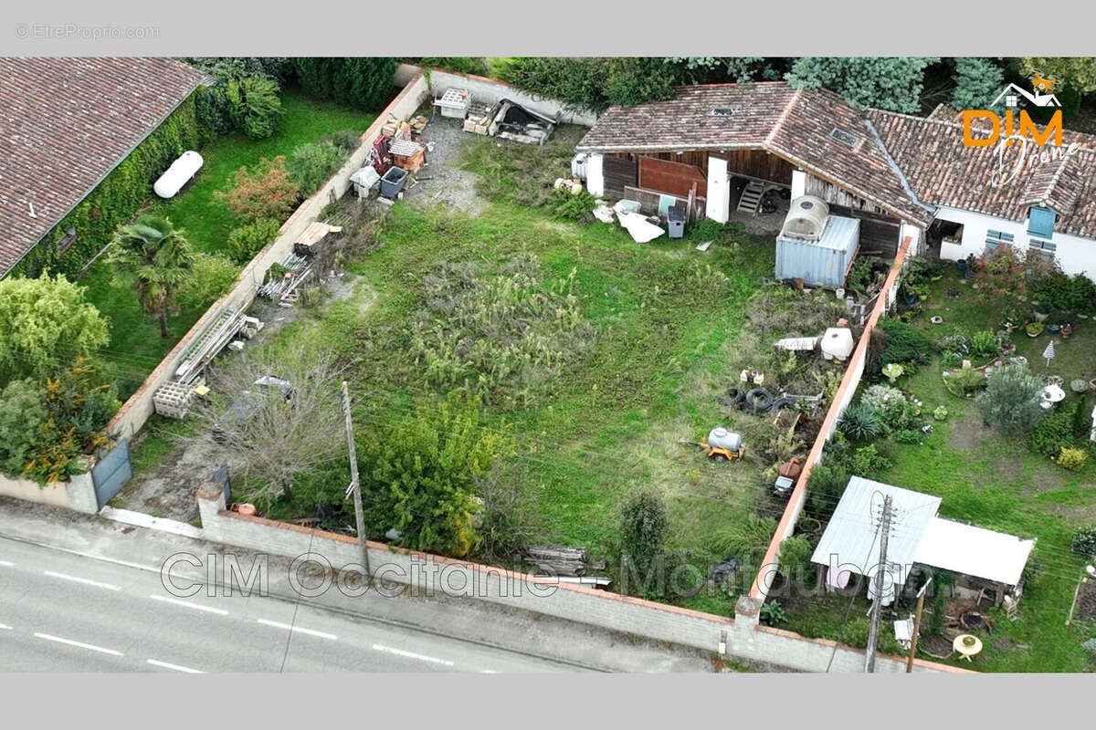 Terrain à SAINT-PORQUIER