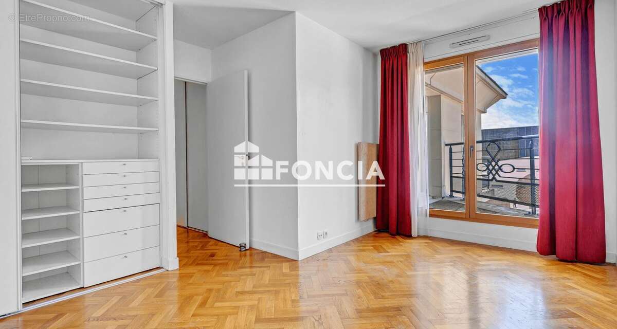 Appartement 4 pièces récent situé Rue Auguste MOUNIE EN HYPER-CENTRE-VILLE - photo 19