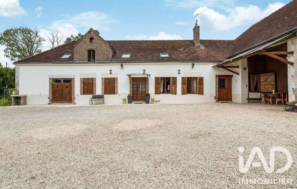Maison 290 m² à Montigny-Les-Monts  - photo 3