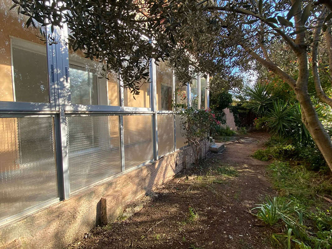 Appartement à SIX-FOURS-LES-PLAGES