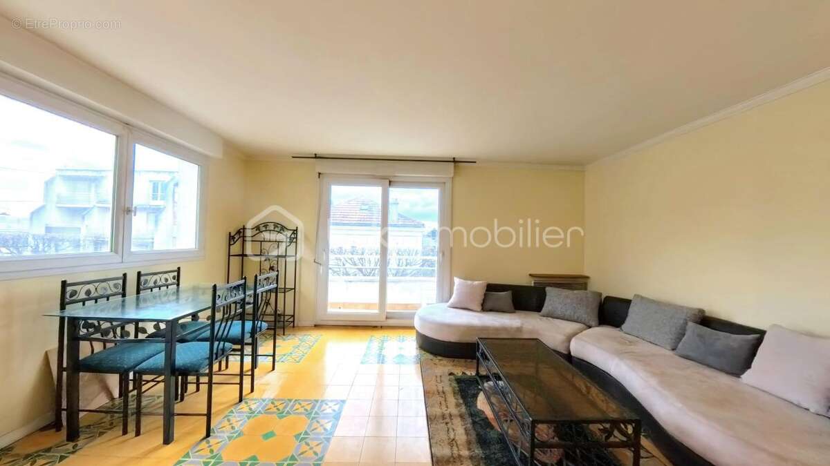 Appartement à LIVRY-GARGAN