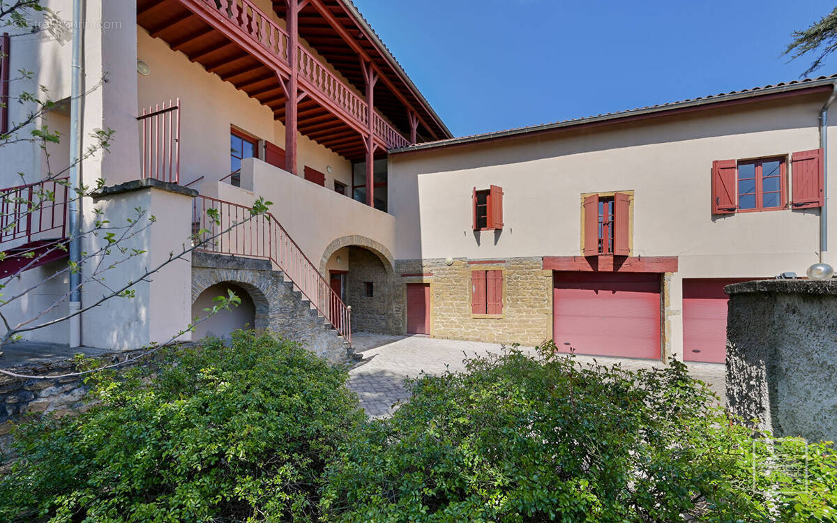 Maison à SAINT-CYR-AU-MONT-D'OR