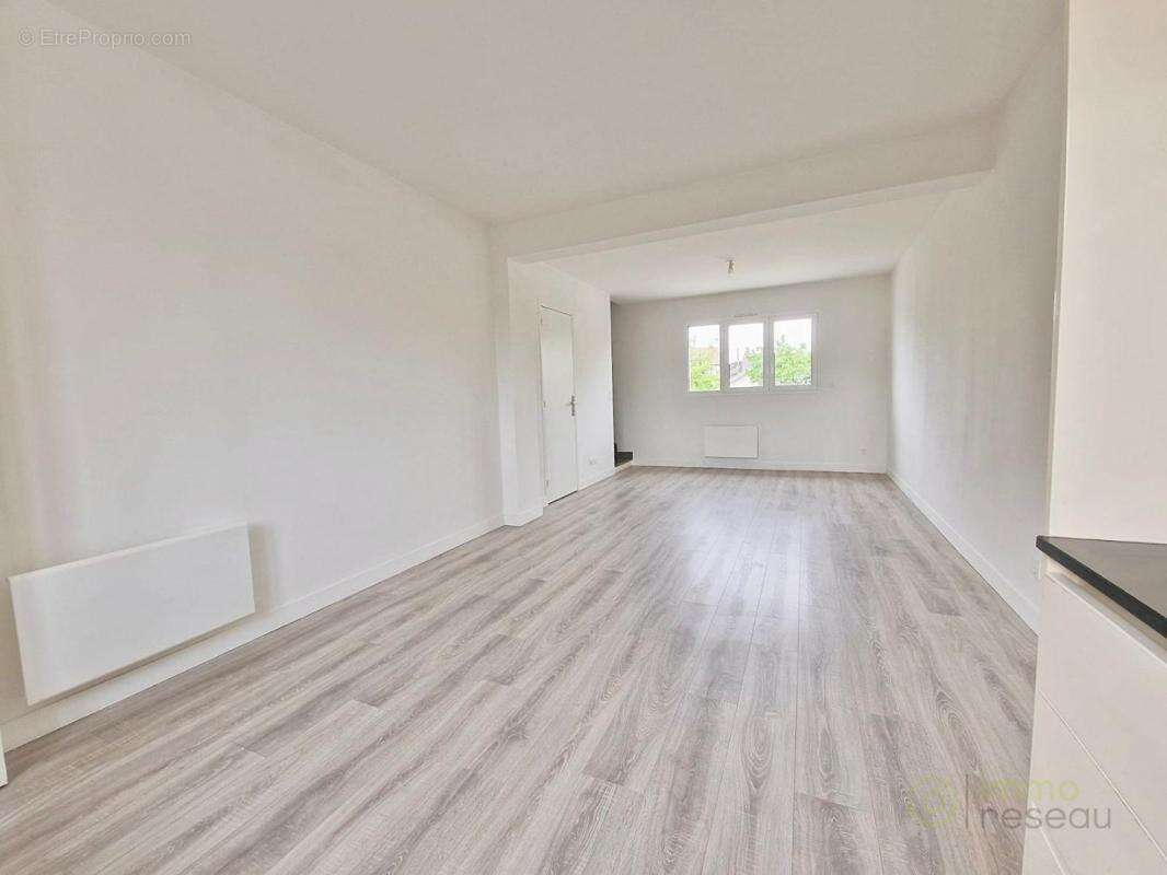 Maison 148 m² à Pontault-Combault  - photo 7