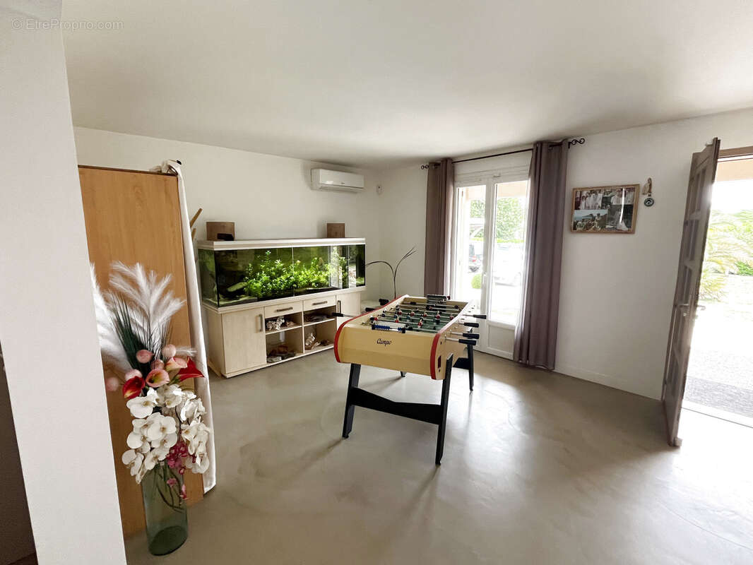 Maison à AMBARES-ET-LAGRAVE