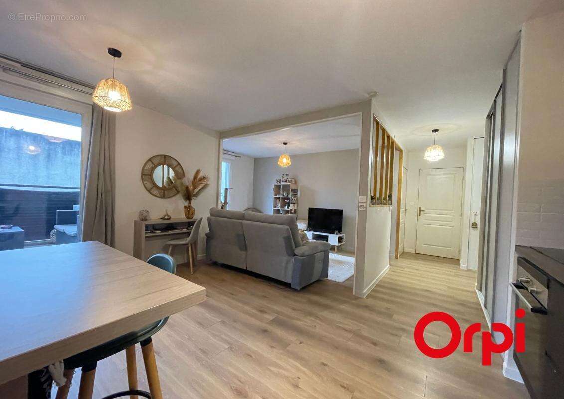 Appartement à VENISSIEUX