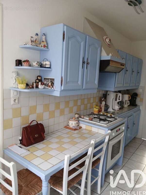 Maison 88 m² à Etroussat  - photo 4