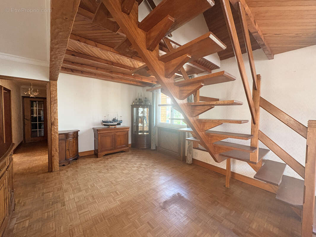 À vendre : Maison familiale des années 70 avec vie de plain-pied - photo 2