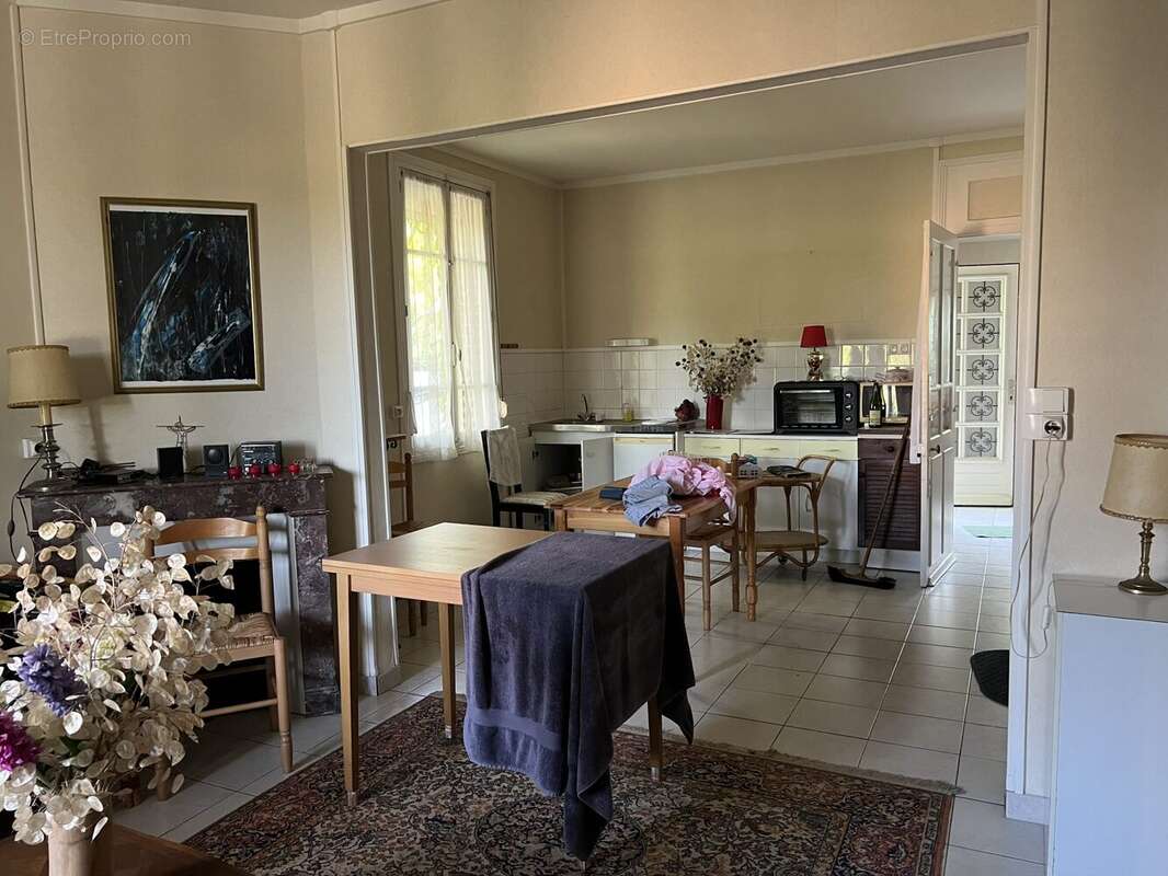 Maison 293 m² à Frieres-Faillouel  - photo 7