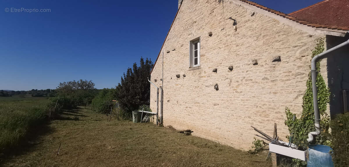 Maison à SAINT-GENGOUX-LE-NATIONAL