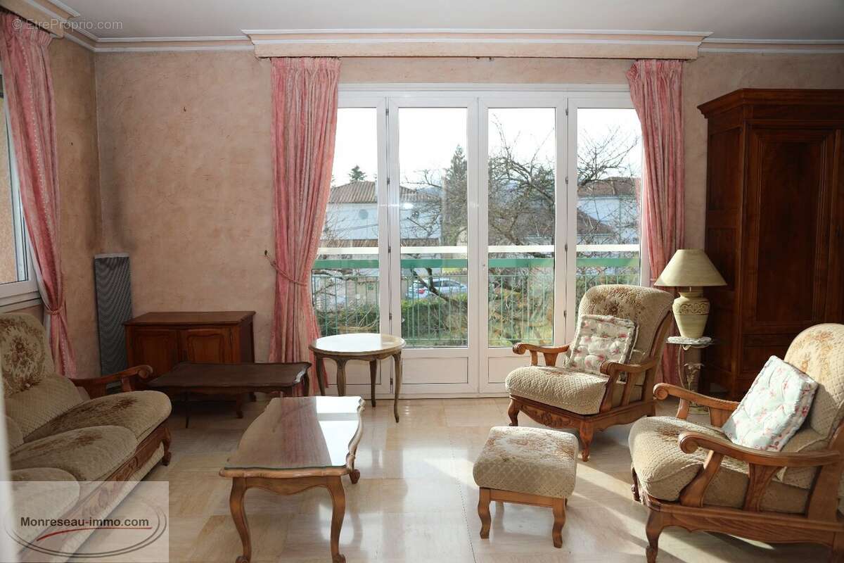 Maison à CHARNAY-LES-MACON